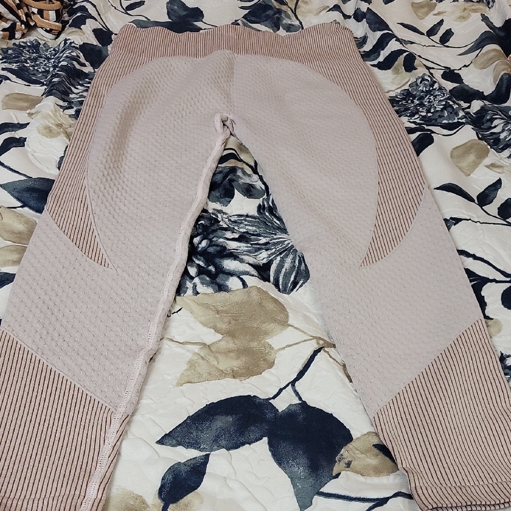 NWT Daisy Textured Leggings and Jacket